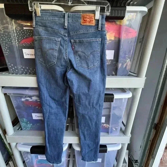 Skinny High-Rise ~Levi’s~ - Size 26 - Picture 4 of 4